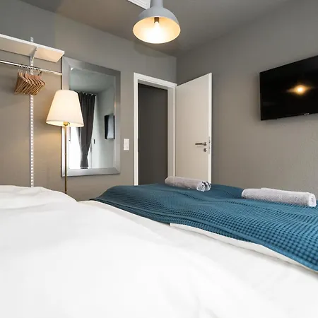 The Liv. - Station Apartment