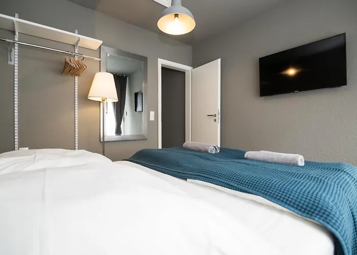 The Liv. - Station Apartment