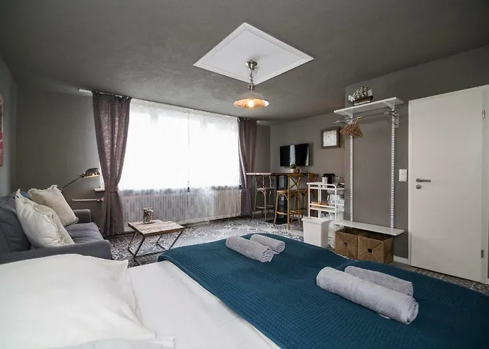 The Liv. - Station Apartment