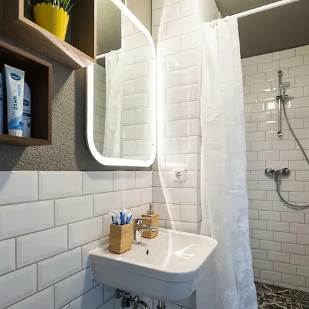 The Liv. - Station Lägenhet Köln